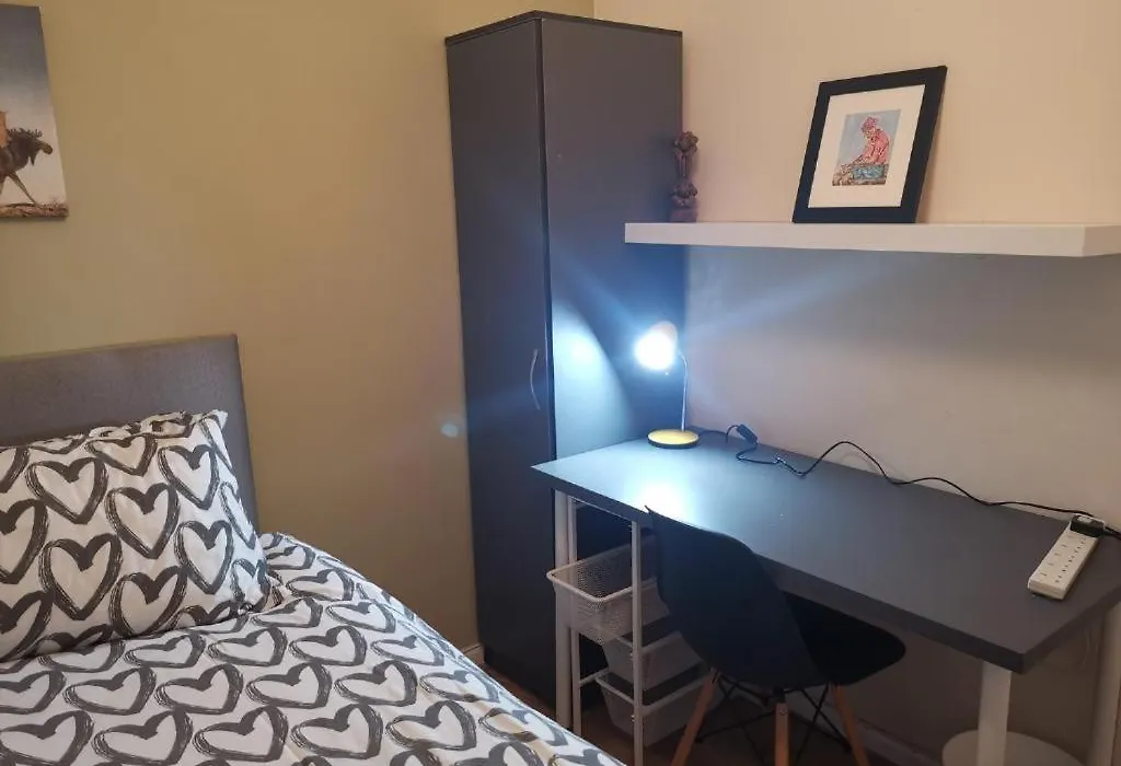 Room Wollanton Park Beeston Near East Midlands Conference Centre Train Station Tram Stop-1