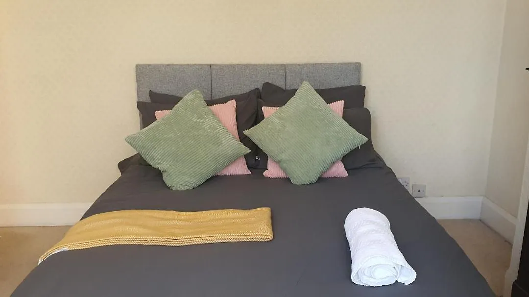 Coventry Spacious Rooms In City-1