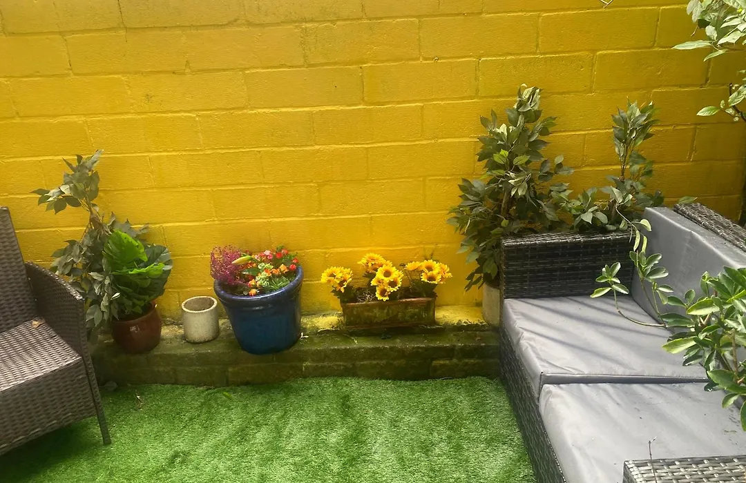 Quiet Lower Floor 2 Bed City Apartment With Private Patio Garden-1
