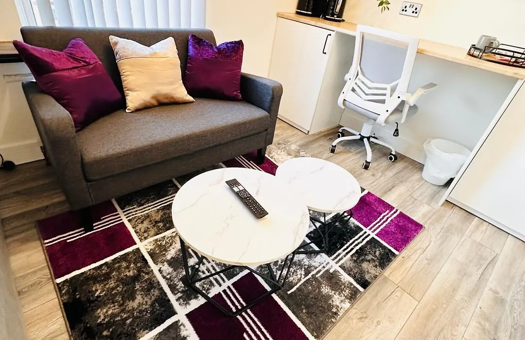 Comfortable Private En-Suite Room In Harborne Park Road - Birmingham R3-1