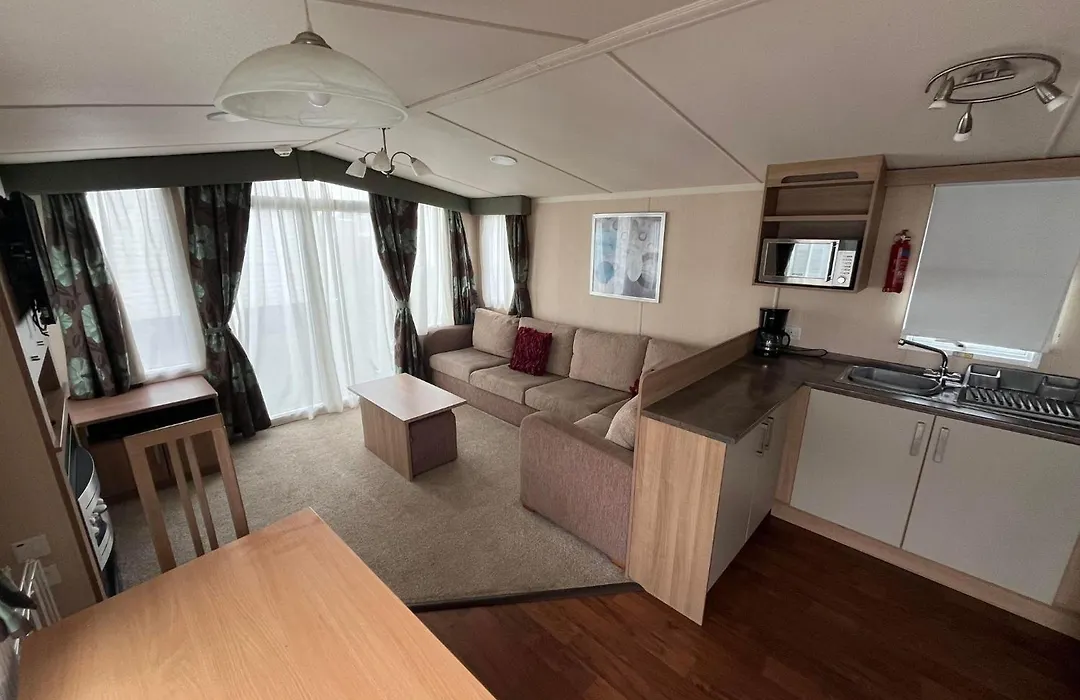 Bittern 13, Scratby - California Cliffs, Parkdean, Sleeps 6, Pet Friendly, Bed Linen And Towels Included - Close To The Beach-1