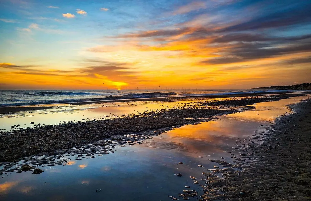 Ormesby Beach Haven: Pet-Friendly Family Retreat-1