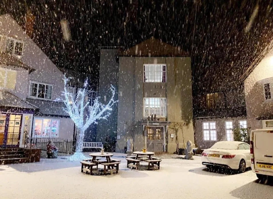 Hatters Hotel-1