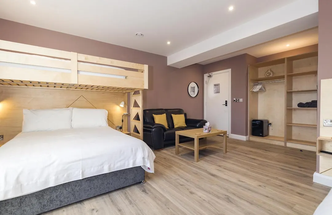 Port 56 Guesthouse-1