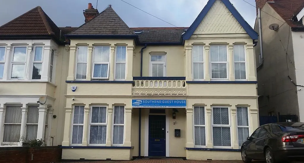 Southend Guest House - Close To Beach, Train Station & Southend Airport-1