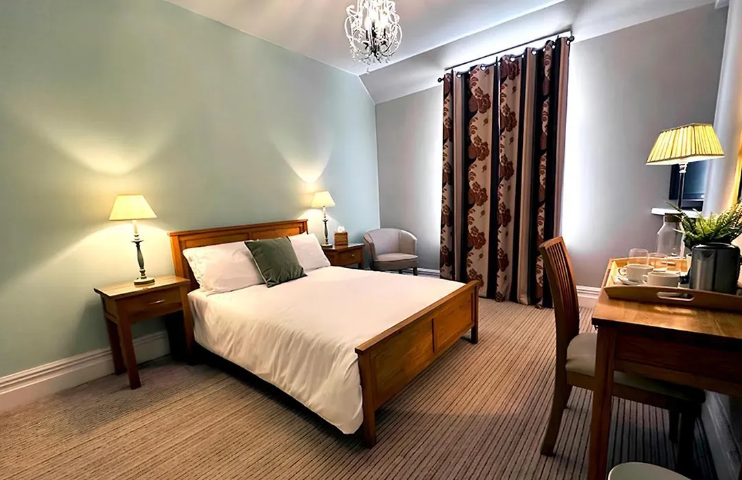 Station Lounge & Rooms-1