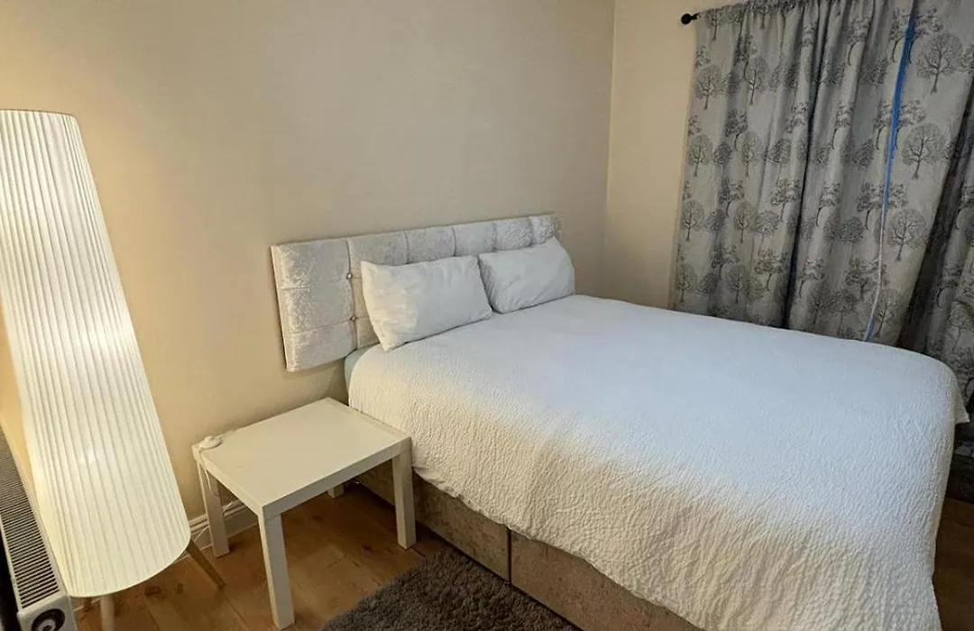 Shared House In Chakeshill Drive-1