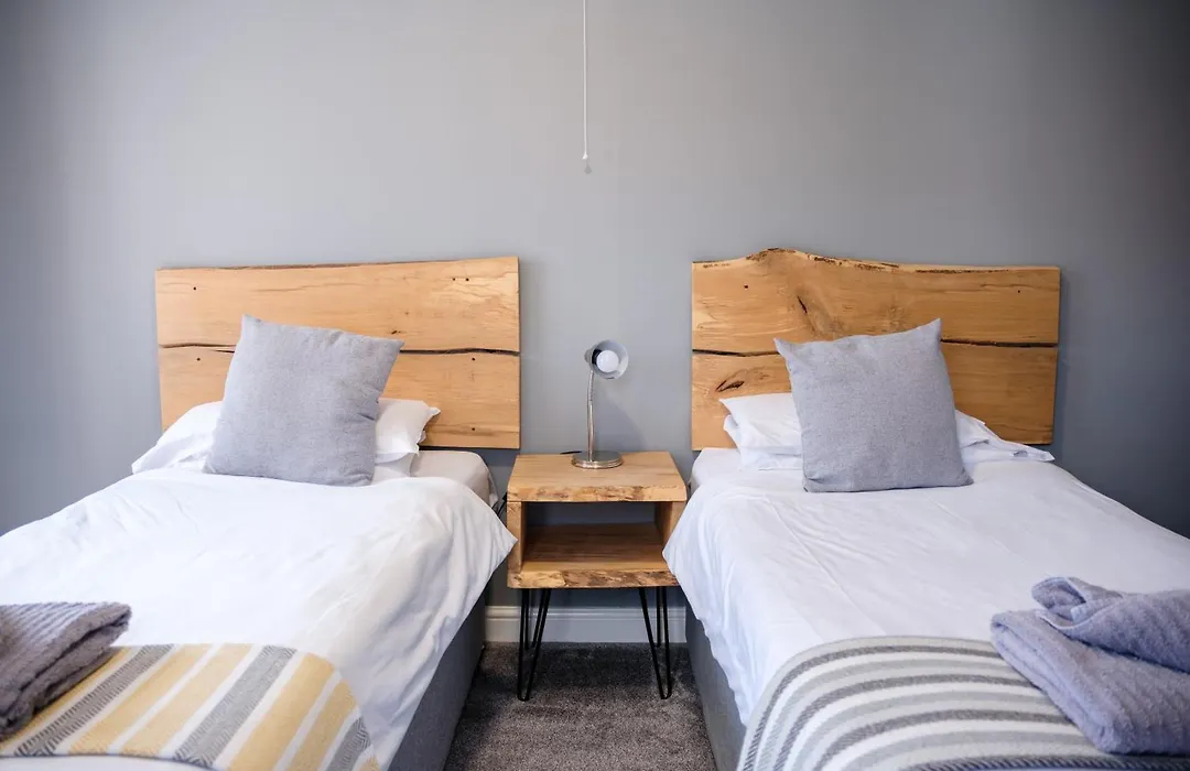 Mullions 51 B&B-1