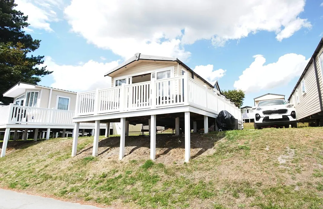 Sea Breeze Cabin-1