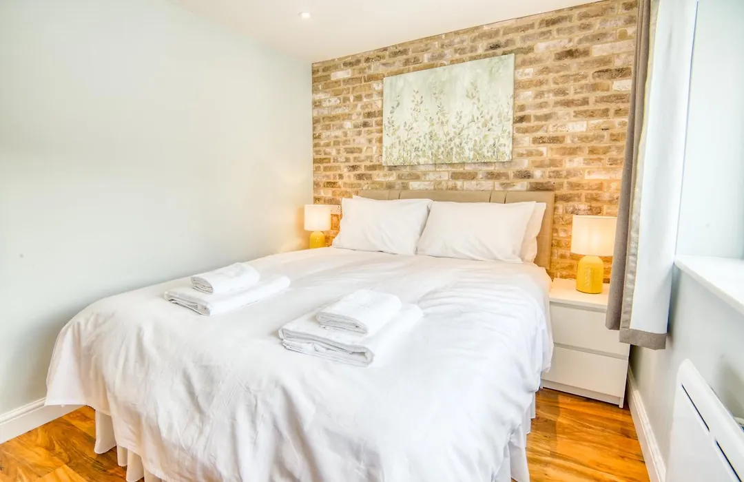 Suite 2- 2 Bed Apartment-1