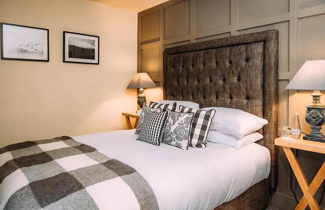 The Assheton Arms-1