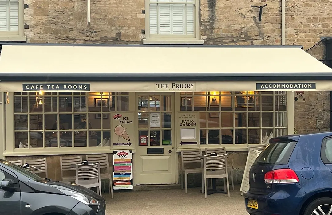 Priory Tearooms Burford With Rooms-1