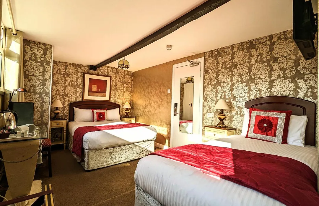 Brookside Hotel & Residents Bar , Cozy Lounge Areas & Terrace ,Suitable For Solo Travelers Couples Educational Groups Families & Contractors Welcome-1