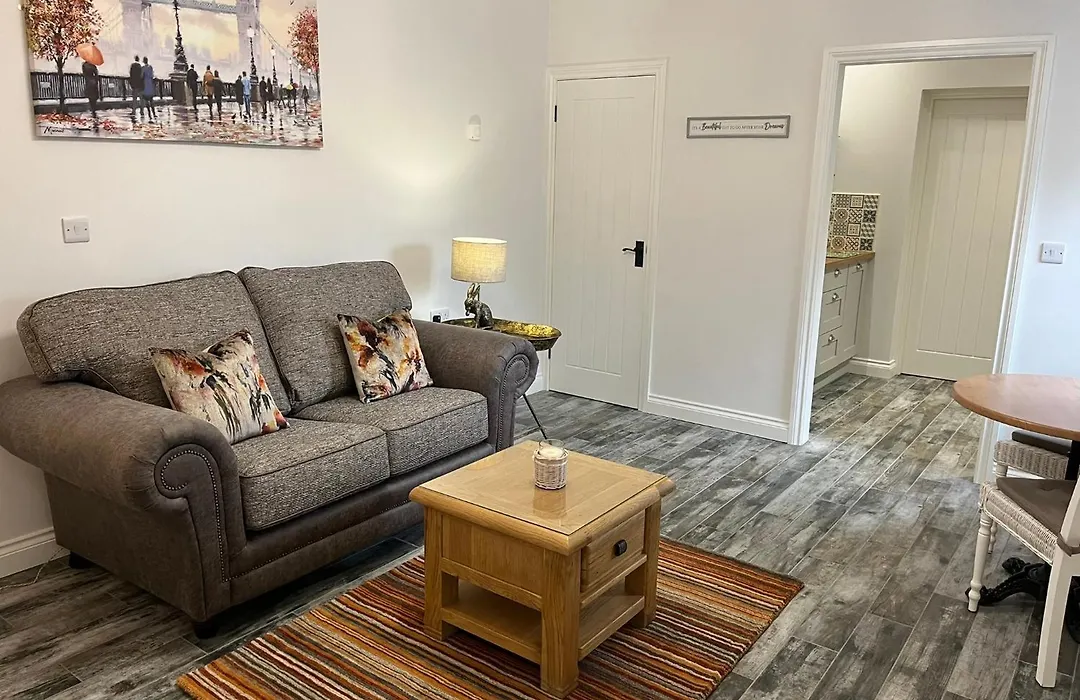 Millbrae Lodges-1