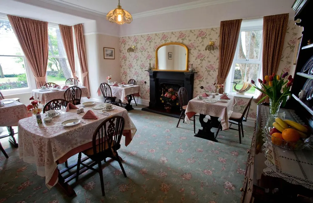 Gwrach Ynys Country Guest House-1