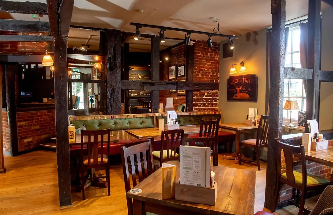 The White Hart By Innkeeper'S Collection-1