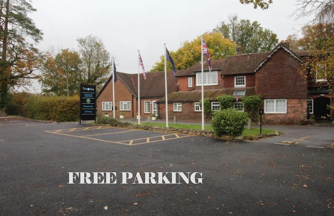 Trivelles Waterhall Country Gatwick Hotel & Airport Parking-1