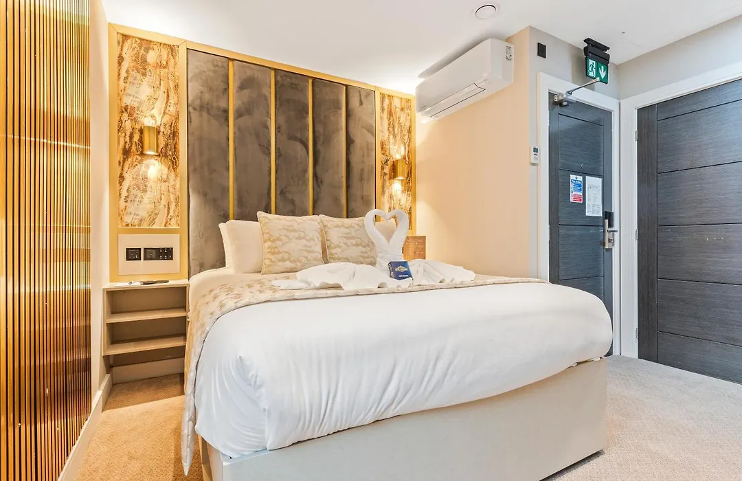 Hotel Holloway-1