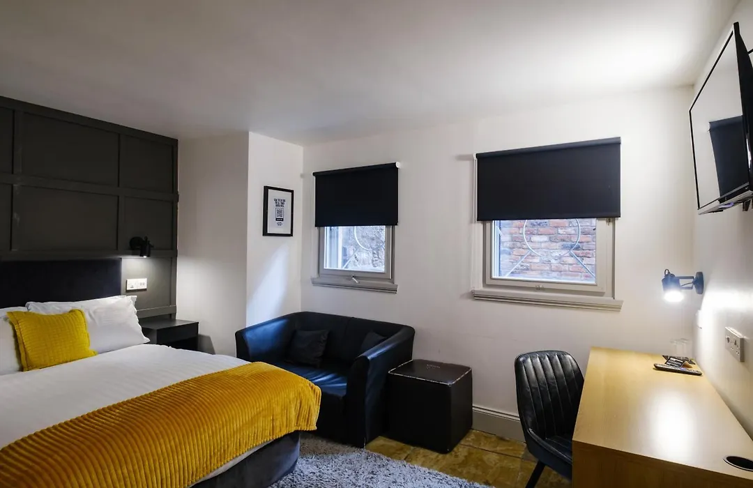 Siberia Bar & Hotel-1