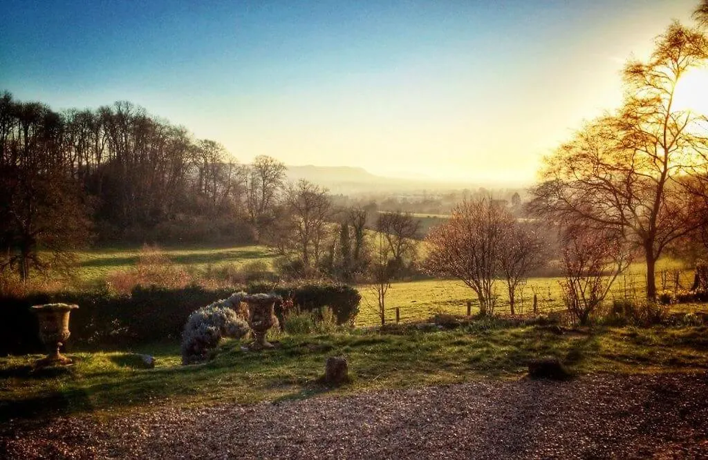 Hawkwood-1