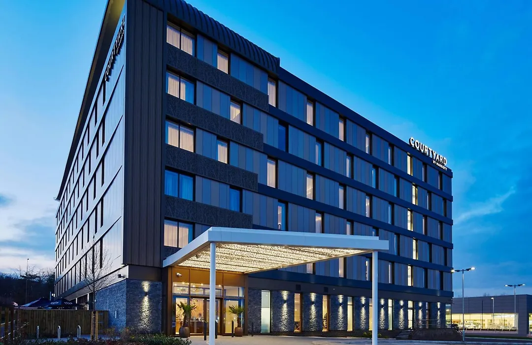 Courtyard By Marriott Oxford South-1