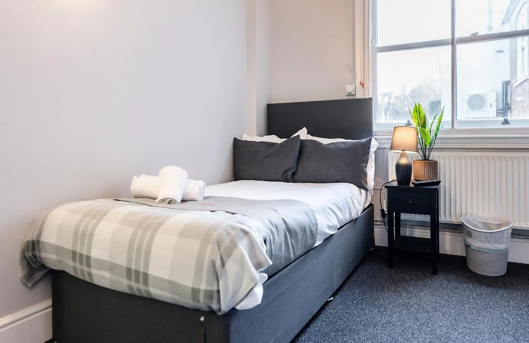 1 Riverside Apartments-1