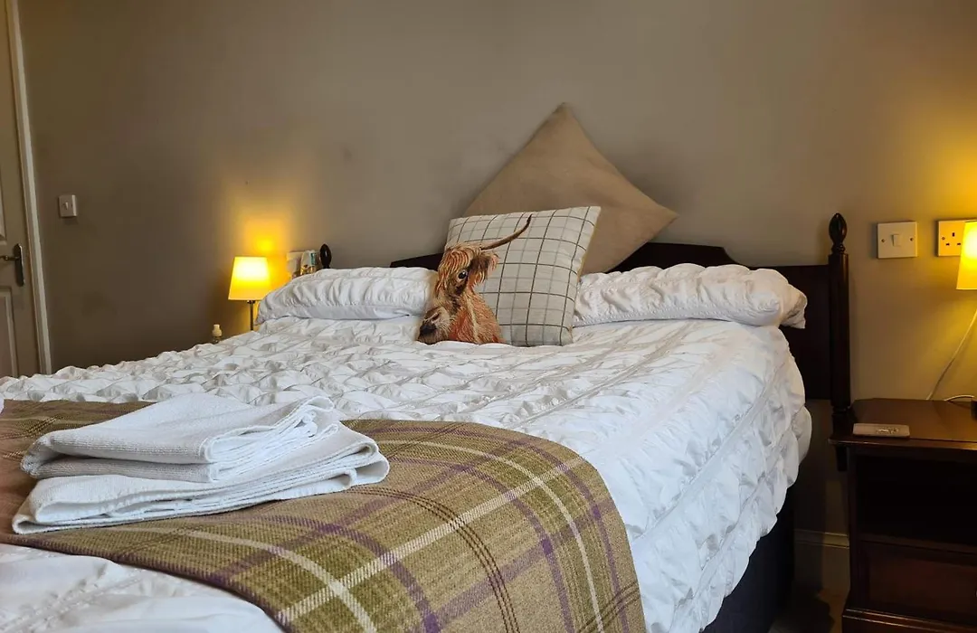 Glenisla Hotel-1