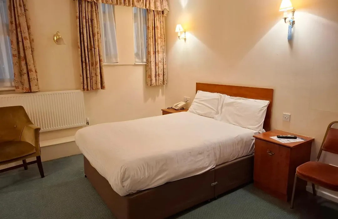 Borough Arms Hotel-1