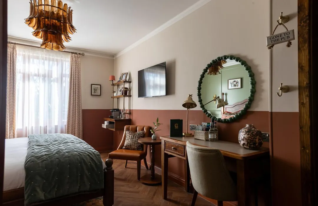 Coach & Horses Hotel-1