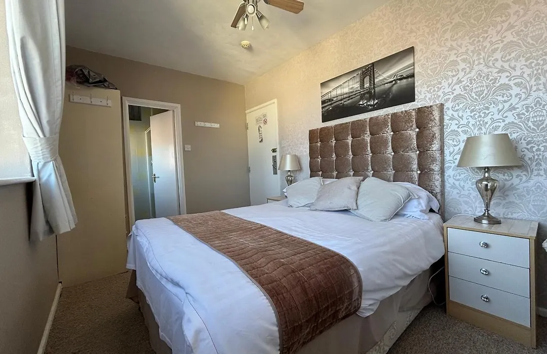 Three Palms Hotel-1