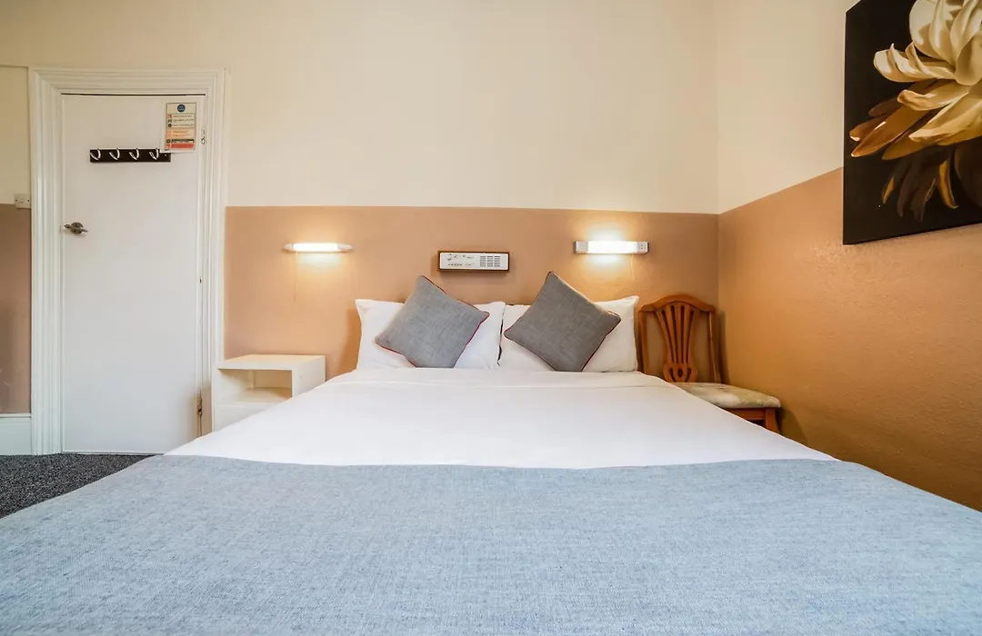 Devine Beach Hotel, Westcliff Southend-On-Sea-1