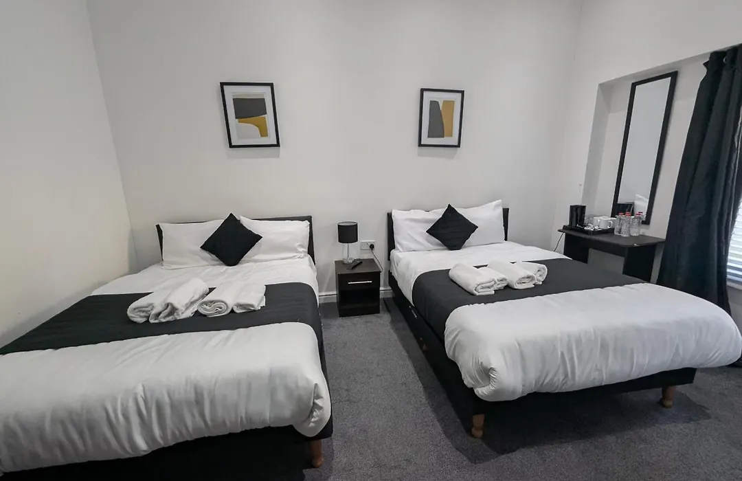 Oyo Firs Lodge London Heathrow-1
