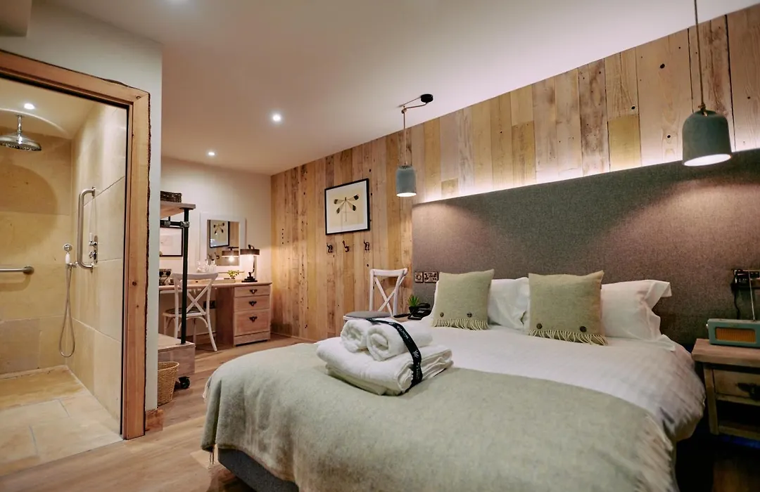 Wild Thyme & Honey - Cirencester-Cotswolds-1