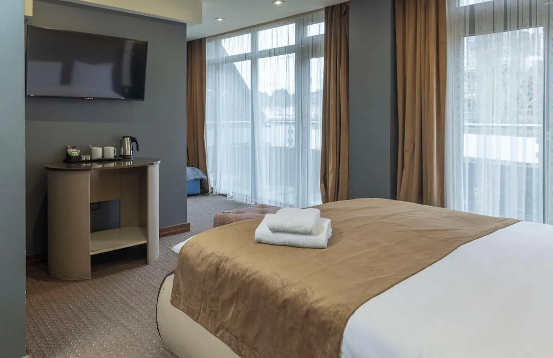 Putney Hotel-1