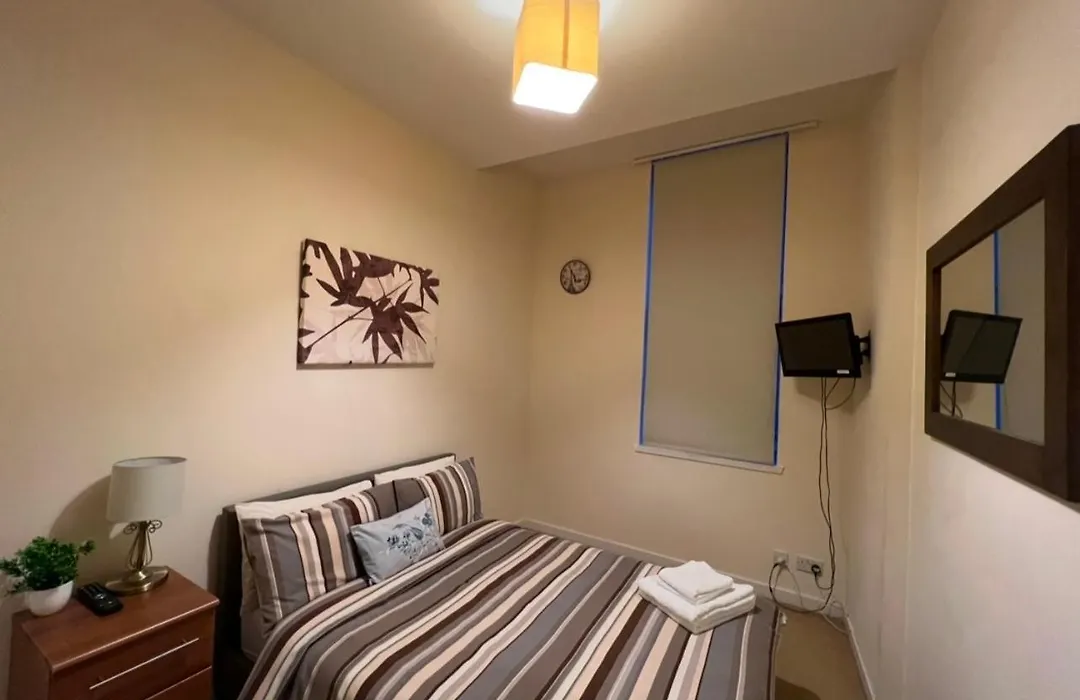Two Bedrooms Well Equipped Flat-No Party-1