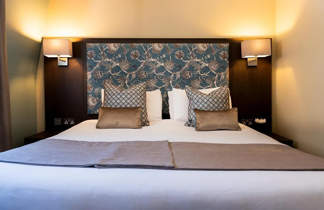 Nevis Bank Inn-1