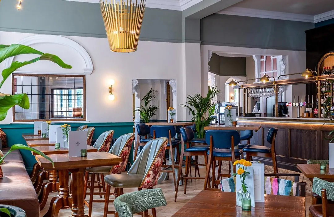 Toll House Inn-1