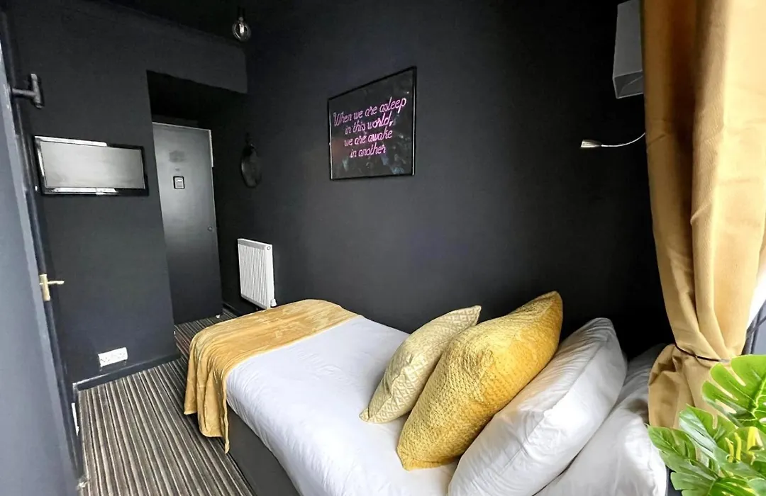 Blue Skye Guest House 8-1