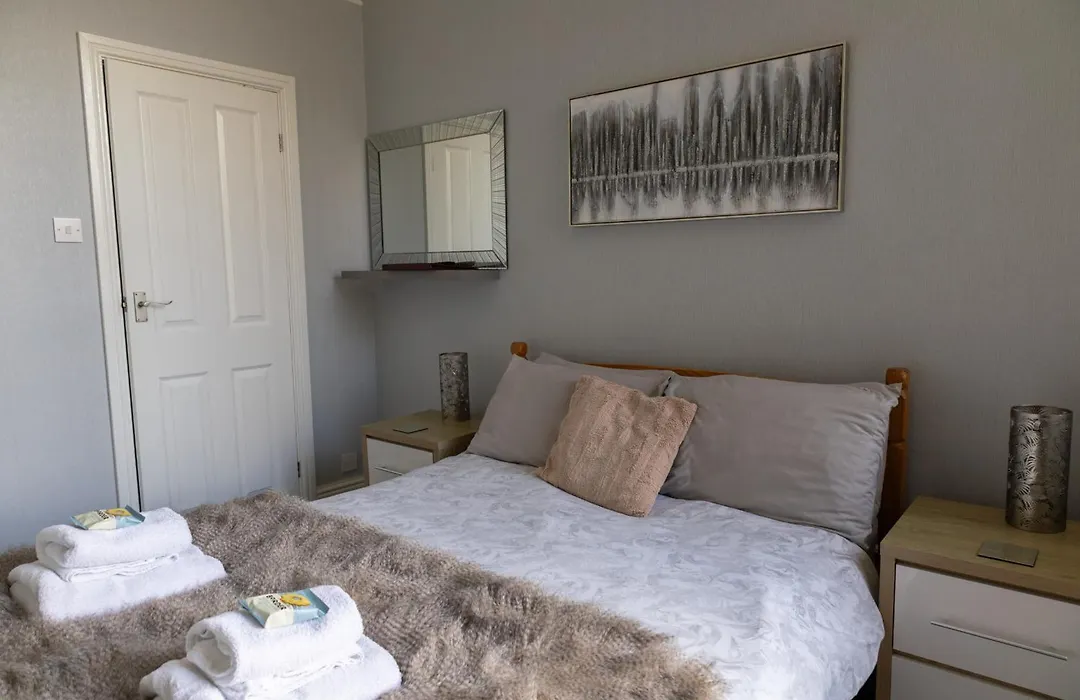 Carlton House Guesthouse-1