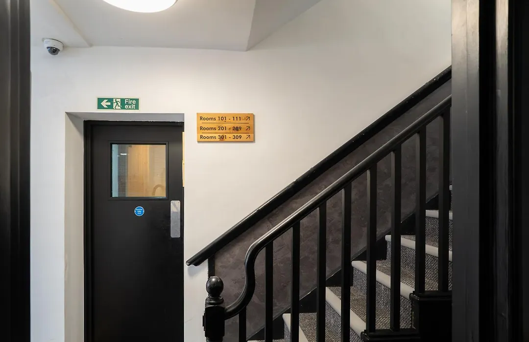 Easyhotel Paddington-1