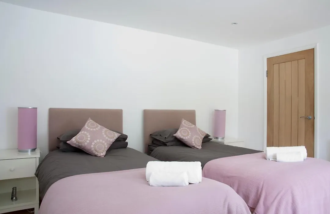 Tor Rooms-1