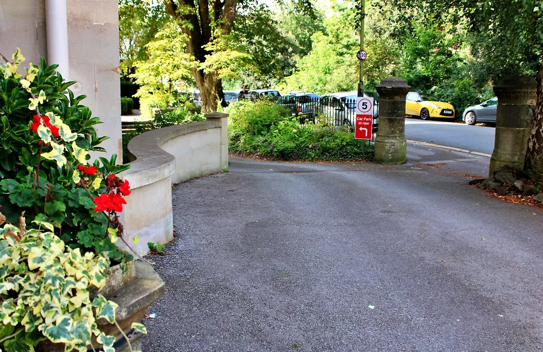 Victoria Square Hotel Clifton Village-1