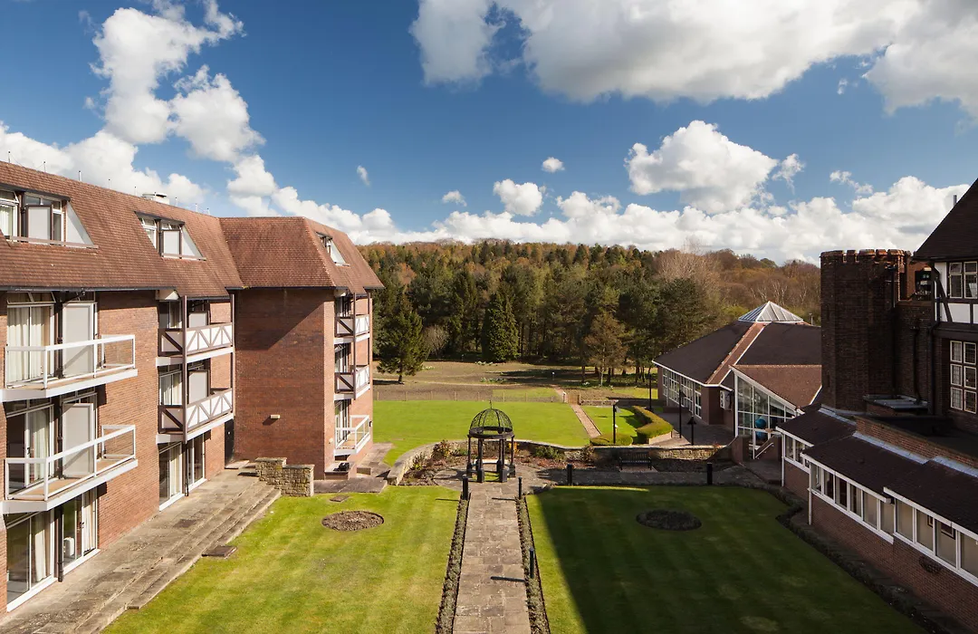 Mercure Leeds Parkway Hotel-1