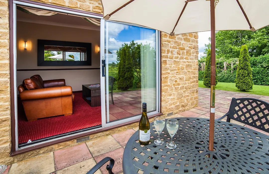 Hollies Hotel-1