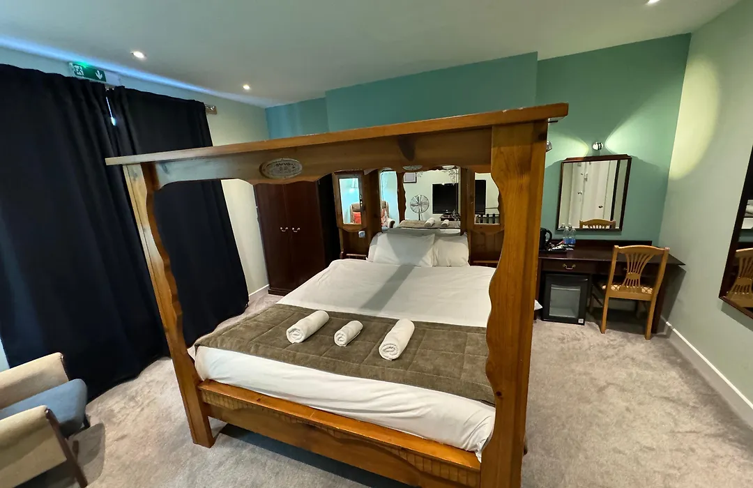 The George Hotel-1