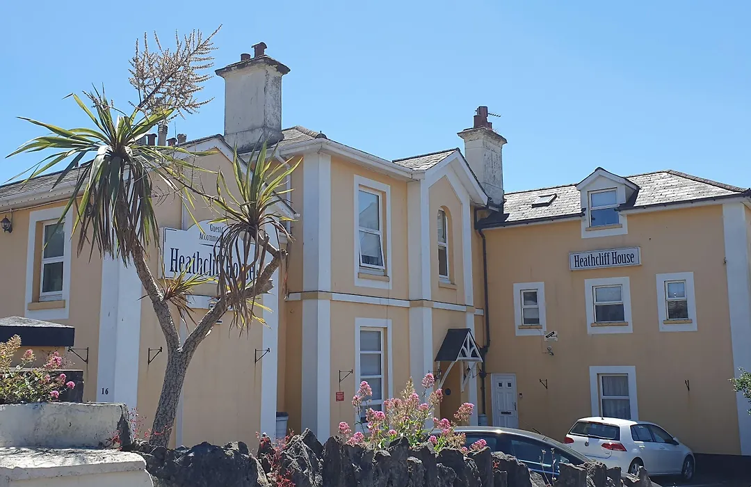 Heathcliff House B&B Exclusively For Adults Free Large Carpark-1