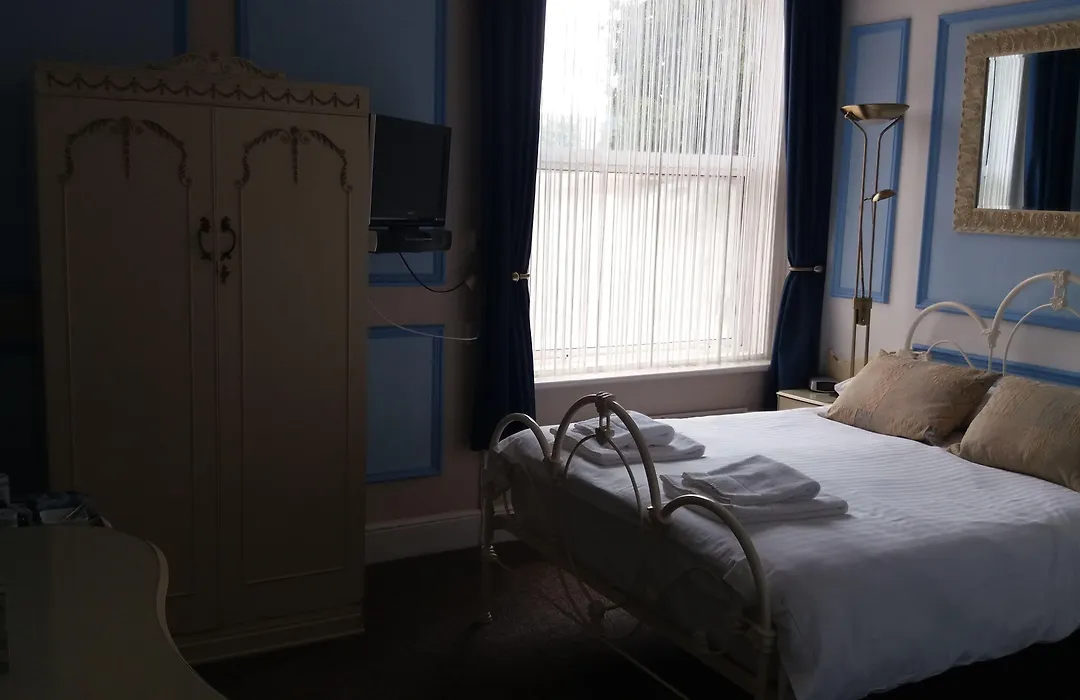 The Groveside Guest House-1