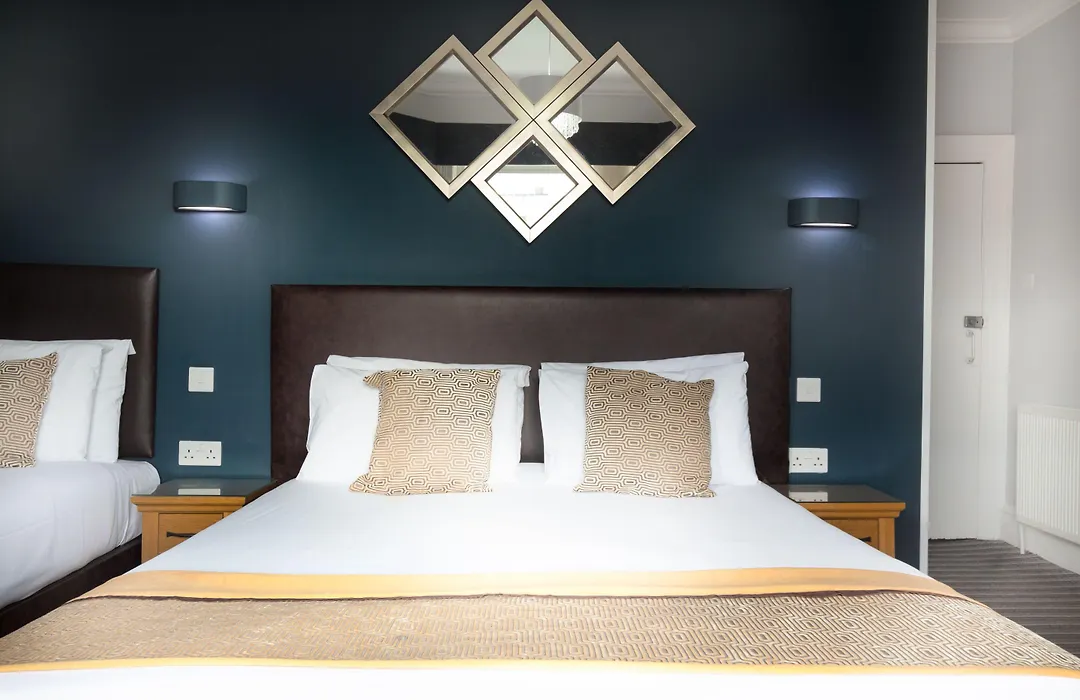Applewood Hotel-1
