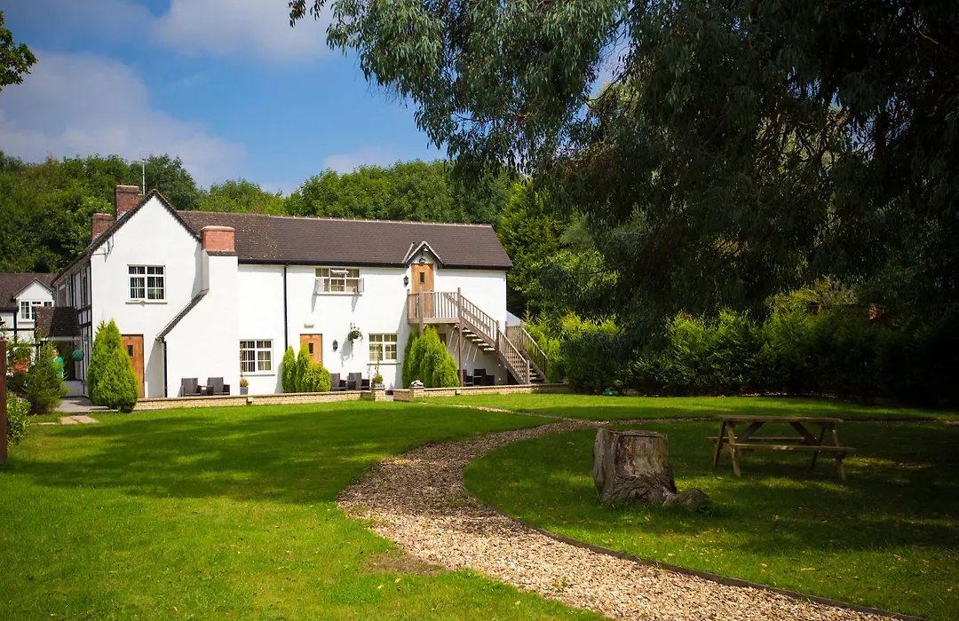 The Limes Country Lodge Hotel & Admiral Restaurant-1