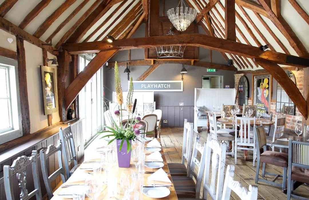 The Crown At Playhatch-1